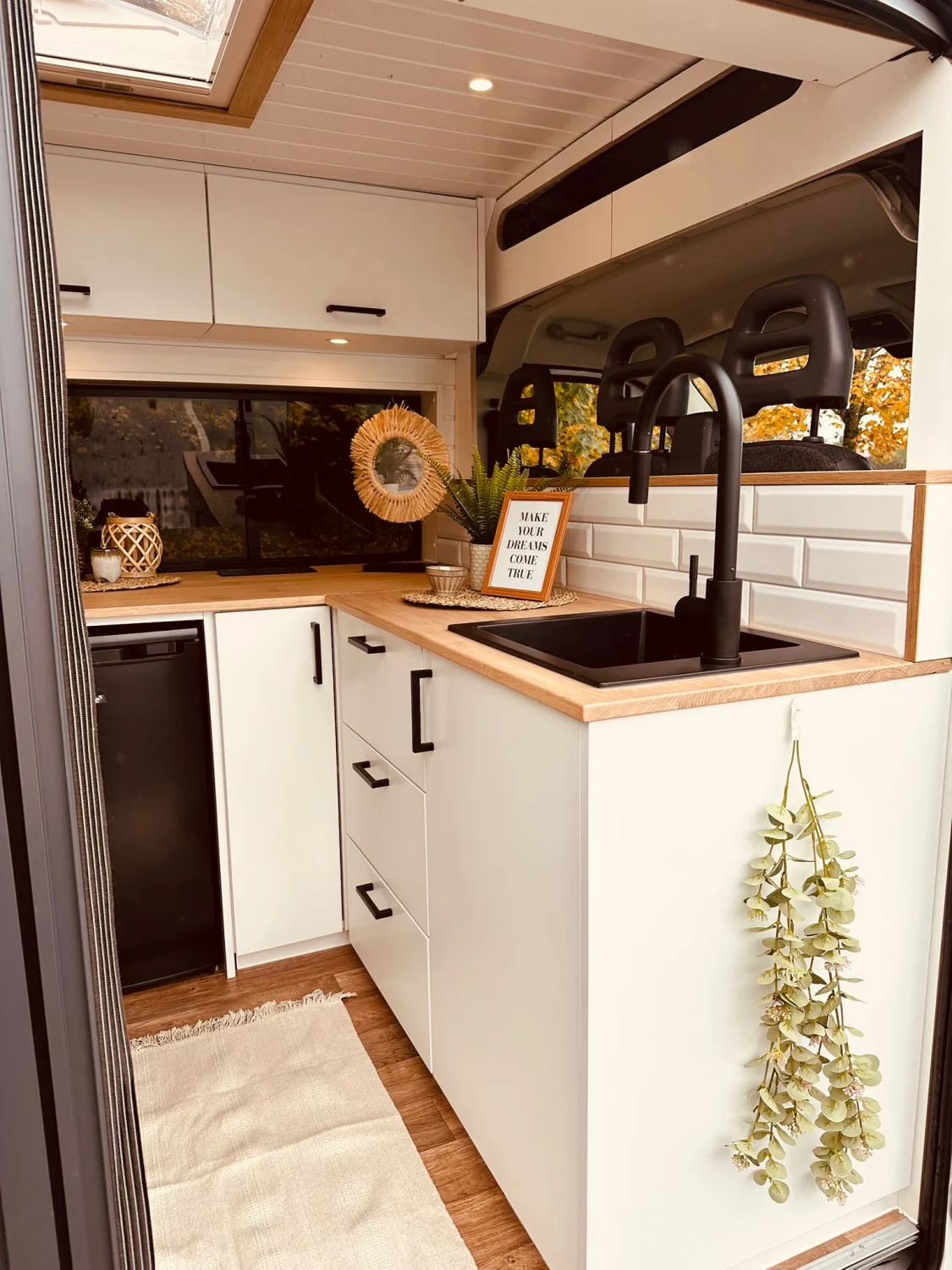 Kleine, schöne Küche in Vanyou